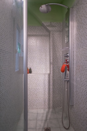 Standard Apartment, 1 Bedroom | Bathroom shower
