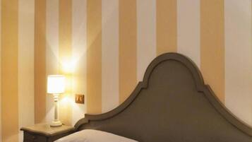 Kamar Comfort | Meja kerja, Wi-Fi gratis, dan seprai linen