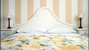 Quarto conforto | Escrivaninha, Wi-Fi de cortesia, roupa de cama