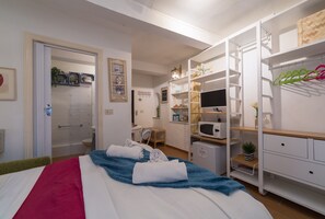 Monolocale | Ferro/asse da stiro, culle/letti per bambini (a pagamento)