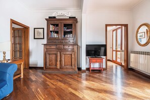 Apartment, 3 Bedrooms | Living area