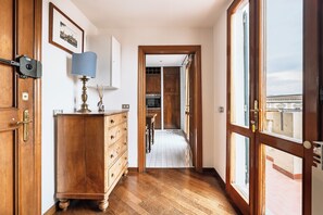 Appartamento, 3 camere da letto | Area soggiorno | TV a schermo piatto