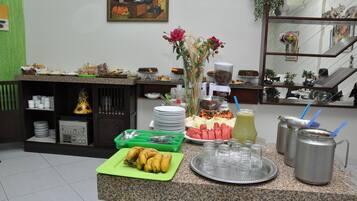 Free daily buffet breakfast