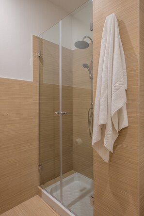 Bathroom shower - Appartamento Matteotti (Florence)