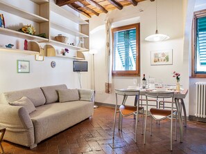 Standard Apartment, 1 Bedroom | Living room - Appartamento Faenza (Florence)