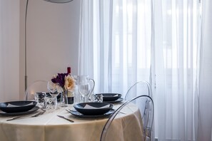 Apartment, 2 Bedrooms | In-room dining - Appartamento dei Servi (Florence)