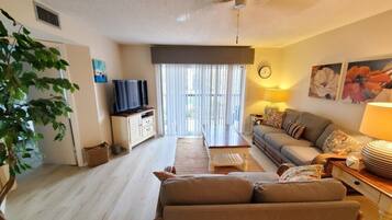 Condo, Multiple Beds, Balcony, Ocean View | Living area | 40-inch TV with digital channels