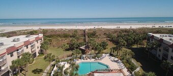 2 Bed, 2 Bath, Upgraded, Ocean & Pool View - Ocean Village Club O25