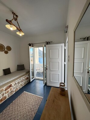 Departamento básico, vista al mar | Área de sala de estar