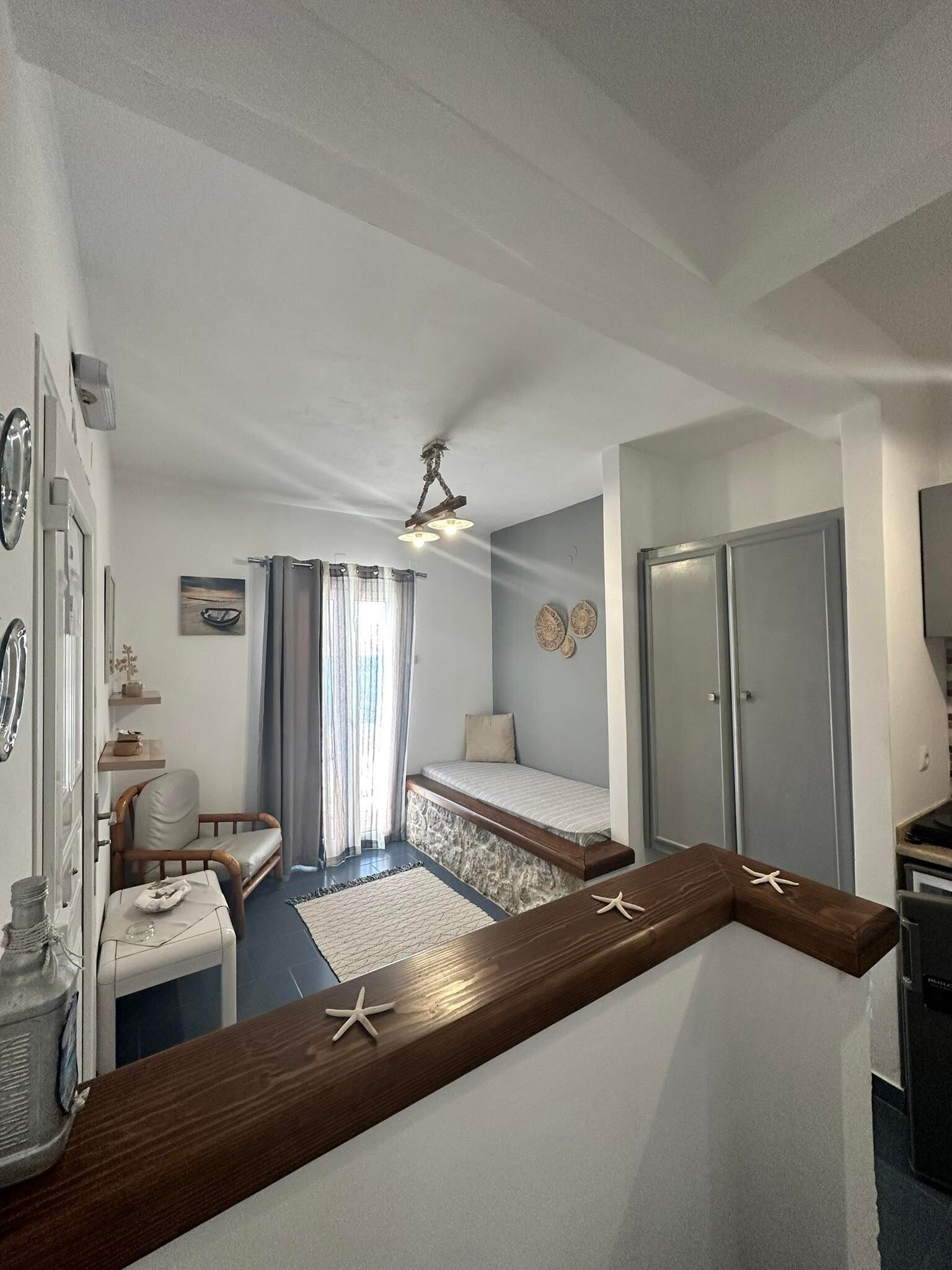 ベーシック アパートメント シービュー | リビング エリア