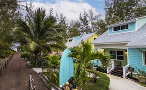 Exterior - Cozy Cove/Beach/FREE Golf Cart/Umbrella/Chairs/Kayak/Quiet Dead End Street (Spanish Wells)