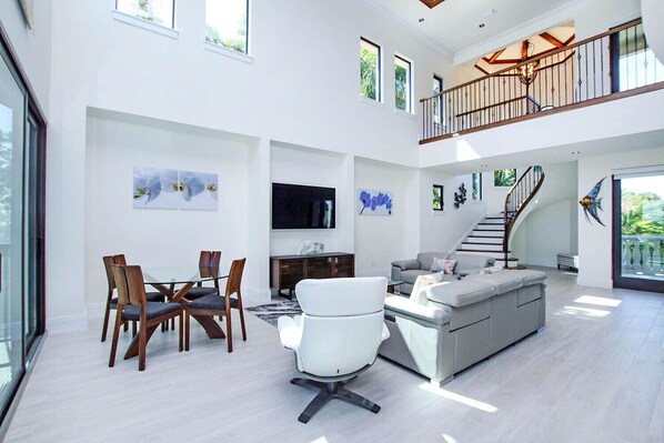 Reproductor de DVD y libros 