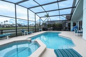 A heated pool - Family 4BR Pool  Near Disney (Kissimmee)