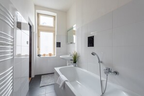 Apartment (Orchid) | Bathroom