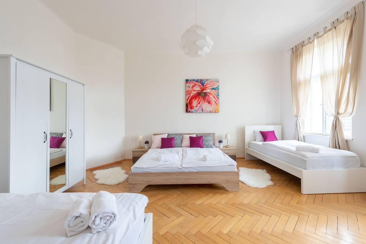 Apartment (Violet)
