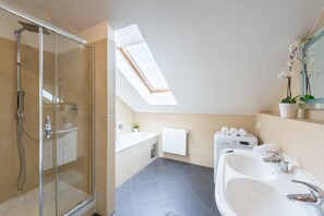 Apartment (Poppy) | Badezimmer