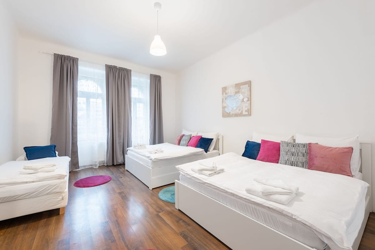 Apartment (Iris)