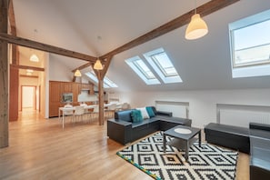 Apartment (Jasmine) | Living area