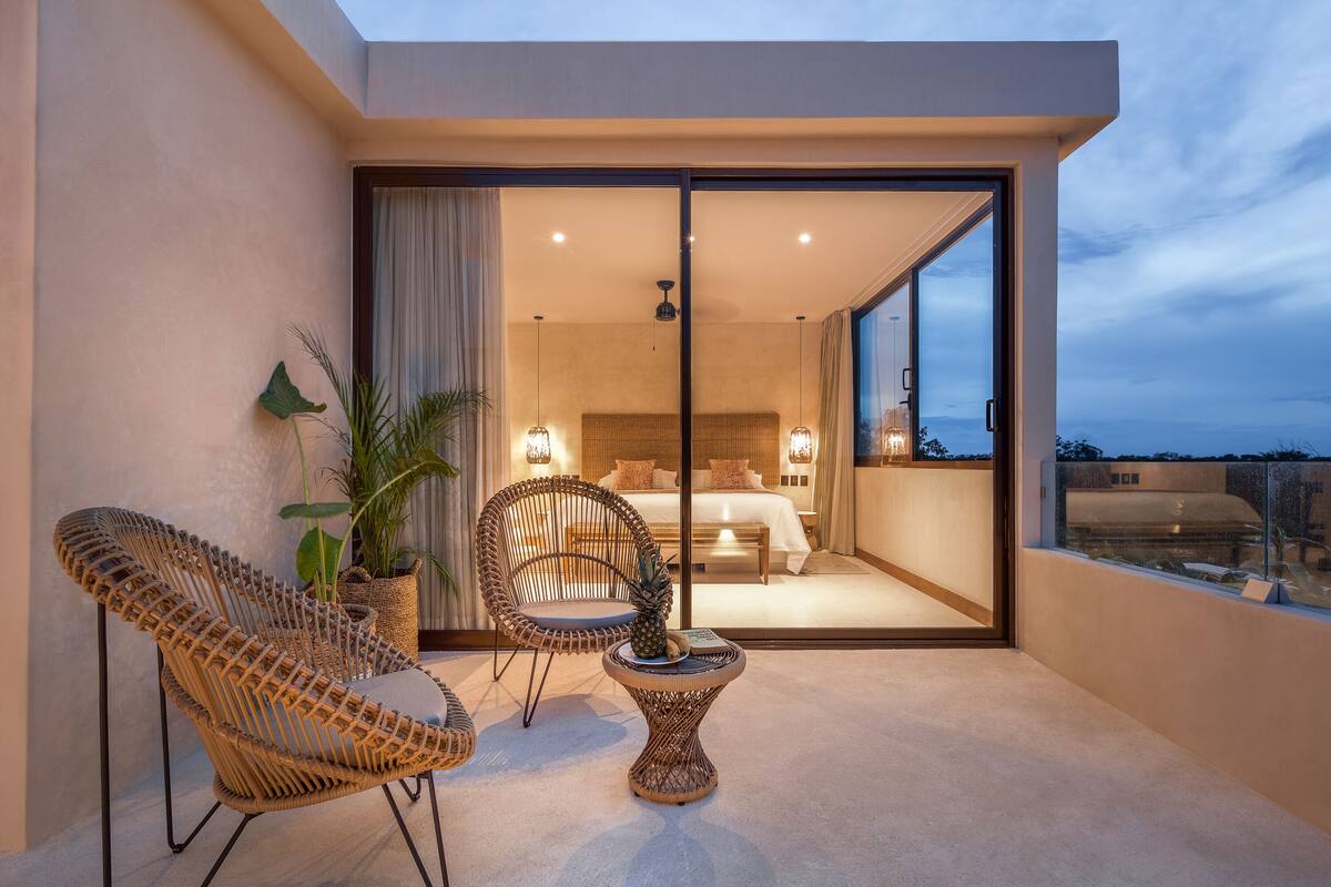 1 bedroom, premium bedding, down duvets, memory-foam beds