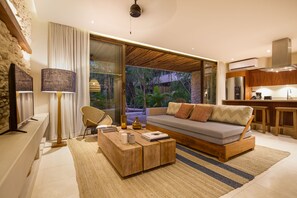 43-inch Smart TV with satellite channels, TV, Netflix - Copal Tulum Hotel (Tulum)