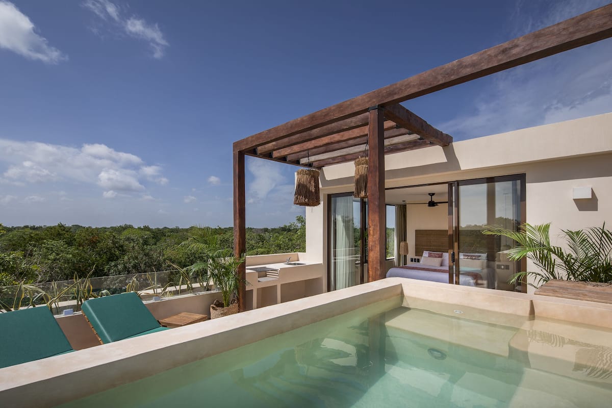 Private pool