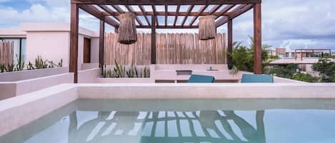 Luxury Rooftop Apartment, 3 Bedrooms, Private Pool, Garden View | Terrace/patio