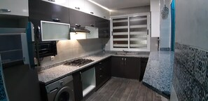 Fridge, oven, electric kettle, blender - NEW Apartment Agadir (Agadir)