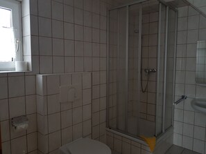 Standard-Doppelzimmer | Badezimmer