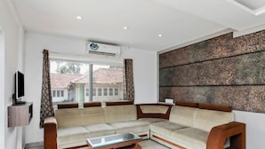 Business Single Room | Living room - White palace (Virajpet)