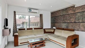 Business Single Room | Living room