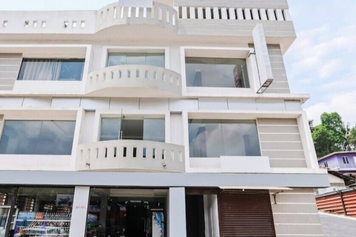 Business Single Room | Front of property