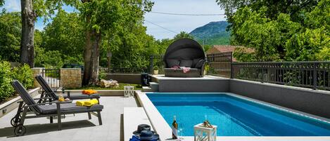 Outdoor pool, a heated pool