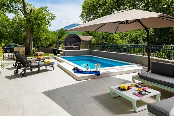 Outdoor pool, a heated pool