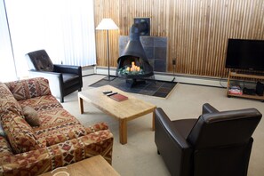 Interior - Goldcamp II H-119 By Peak Property Management (Breckenridge)