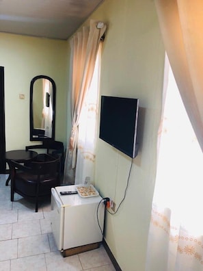 Television - NAATOA HOTEL (Agona Swedru)