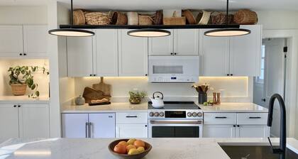 Hill Ross Guest Suite on Historic Homestead