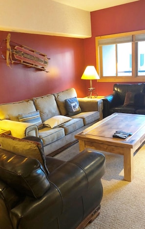 Condo, 1 Bedroom | Living room