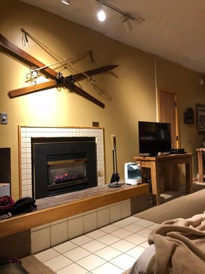 Condo, 1 Bedroom | Living room