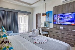 Chambre Double, accessible aux personnes à mobilité réduite, bain à remous (Habitación De Lujo)