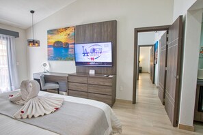 Deluxe Double Room, Ensuite, City View (Habitacion De Lujo)