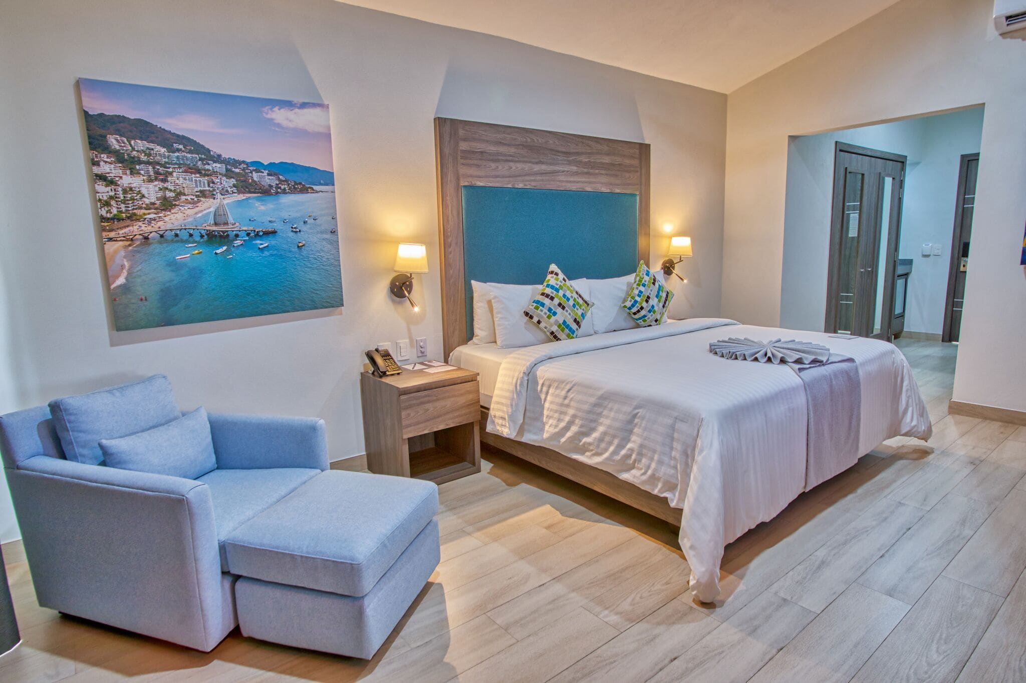 deluxe double room, ensuite, city view (habitacion de lujo) | 1 bedroom, premium bedding, down duvets, select comfort beds