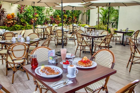 Daily cooked-to-order breakfast for a fee. Casa Nicole Boutique Hotel