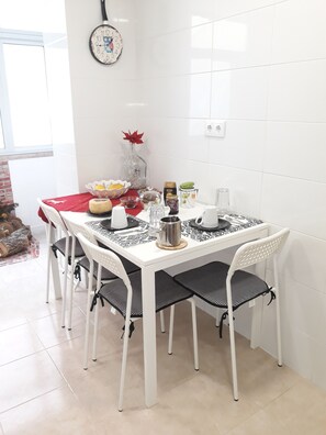 Breakfast area - Ameli Rooms (Lisbon)
