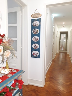 Twin Room, Non Smoking, Shared Bathroom (Dourado) | Living area - Ameli Rooms (Lisbon)