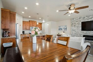 Interior - Perfect for Kids | Sleeps 12 | Coral Ridge Getaway (Washington)