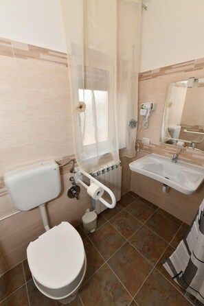 Bathroom - B&B Di Gabriele Filomena (Crotone)