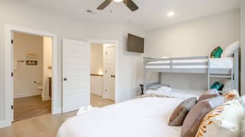 3 bedrooms, desk, iron/ironing board, travel cot