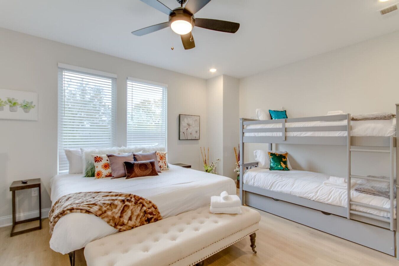 3 bedrooms, desk, iron/ironing board, travel crib