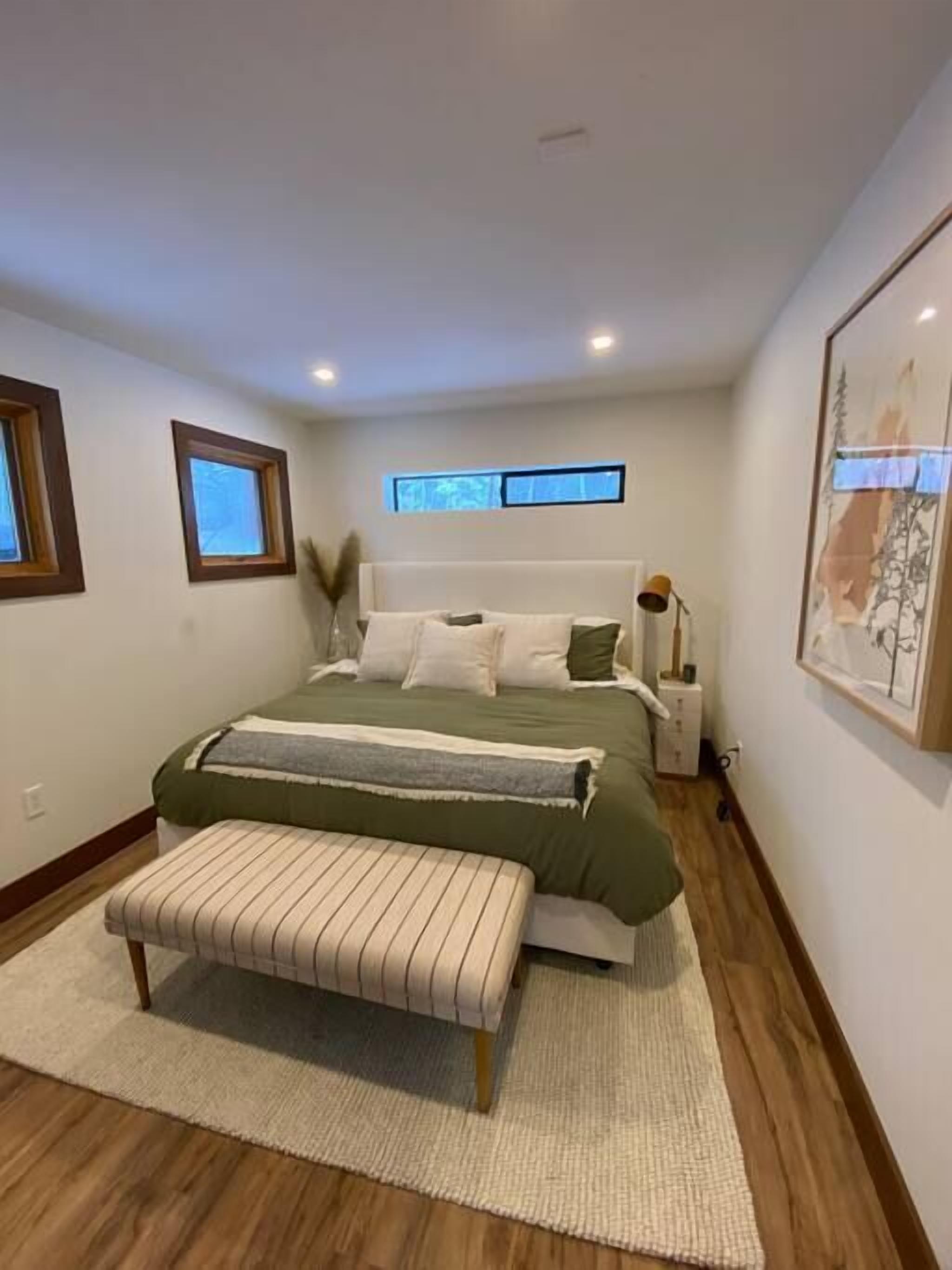 3 bedrooms, iron/ironing board, travel crib, WiFi