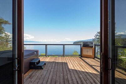 Modern Mountain Lake House